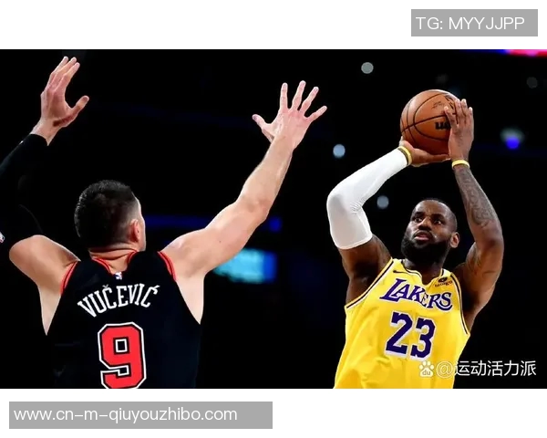 詹姆斯因伤离场湖人对阵热火比赛引发球迷热议与担忧